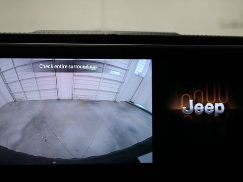 Used 2025 Jeep Wrangler Unlimited Rubicon AWD/4WD image 54