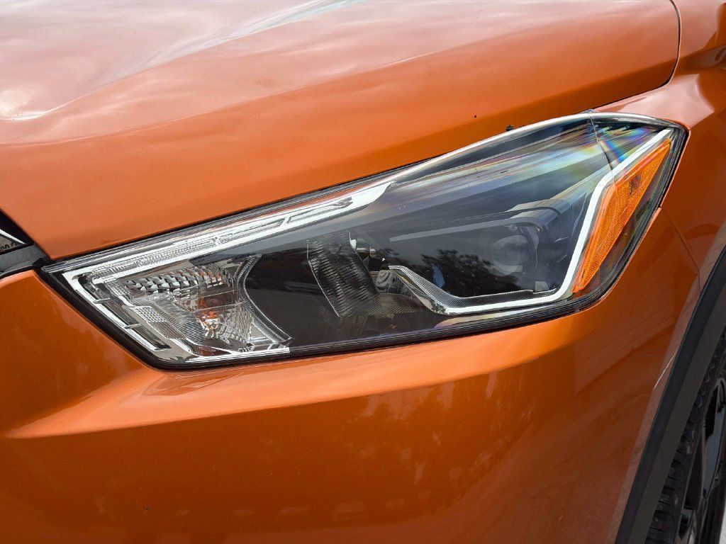 Used 2020 Nissan Kicks SR FWD image 11