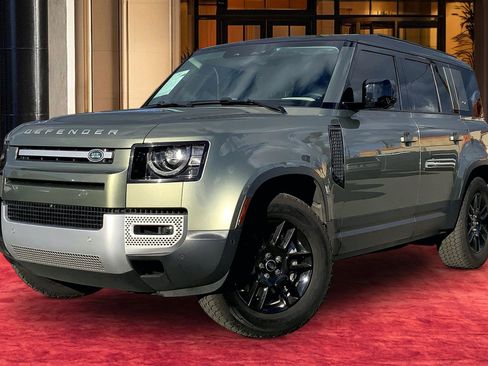 Used 2024 Land Rover Defender 110 S image 1