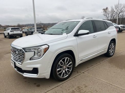 Used 2022 GMC Terrain Denali w/ Denali Premium Package image 7