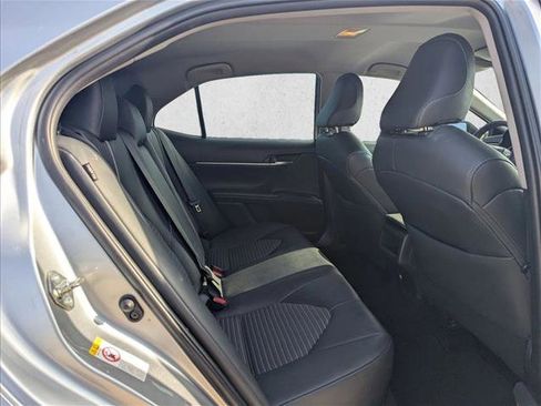 Used 2018 Toyota Camry LE image 18