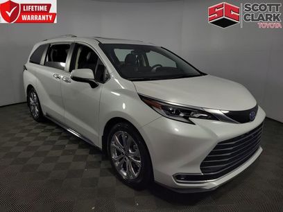 Used 2023 Toyota Sienna Platinum