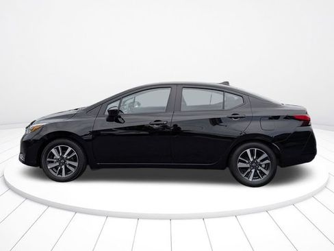 Used 2025 Nissan Versa SV FWD image 6
