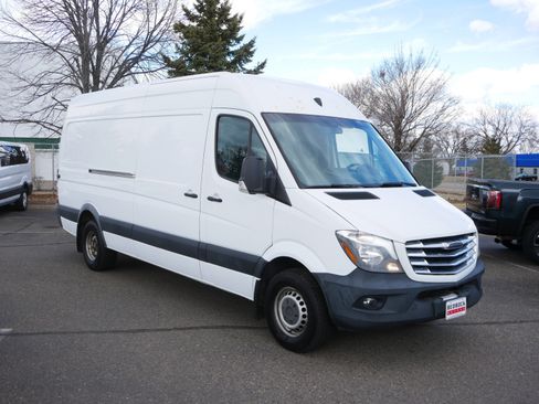 Used 2015 Freightliner Sprinter 3500 image 2