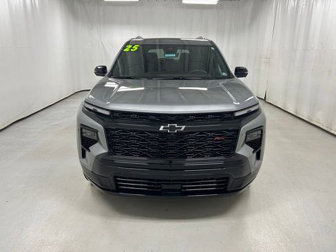Used 2025 Chevrolet Traverse RS w/ LPO, Floor Liner Package AWD/4WD image 3
