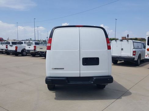 Used 2019 Chevrolet Express 3500 Extended w/ Driver Convenience Package RWD image 8