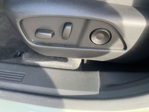 Used 2026 Chevrolet Equinox LT w/ Convenience Package II AWD/4WD image 12