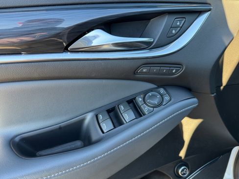 Used 2022 Buick Enclave Premium image 33