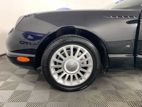 Used 2004 Ford Thunderbird image 11