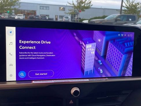 Used 2025 Toyota Crown Signia XLE image 28