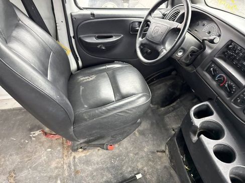 Used 2001 Dodge B1500 RWD image 15