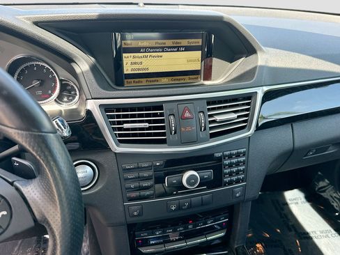 Used 2011 Mercedes-Benz E 350 4MATIC Sedan image 13