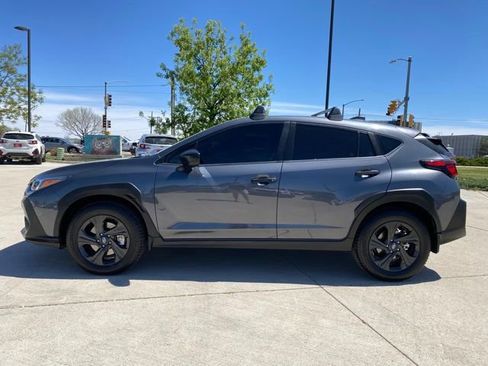 Used 2024 Subaru Crosstrek 2.0i AWD/4WD image 2