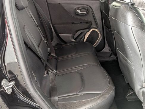 Used 2015 Jeep Renegade Limited image 27