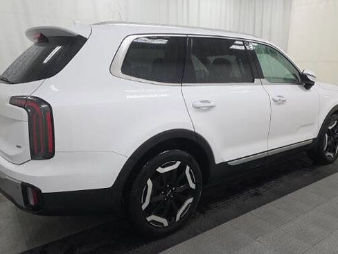 Used 2023 Kia Telluride EX image 2