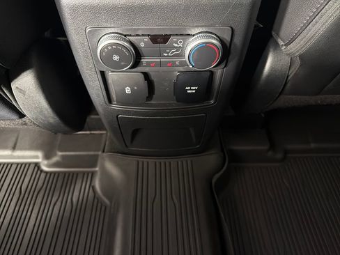 Used 2022 Ford Explorer Limited w/ Equipment Group 301A AWD/4WD image 17