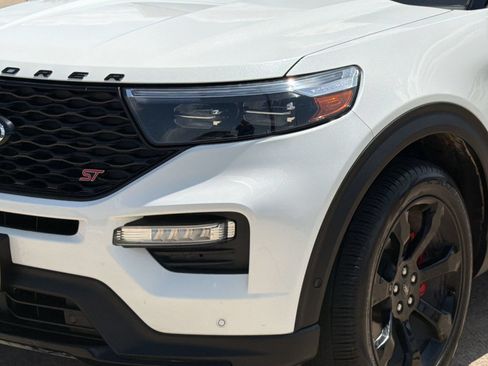 Used 2023 Ford Explorer ST w/ Equipment Group 401A AWD/4WD image 12