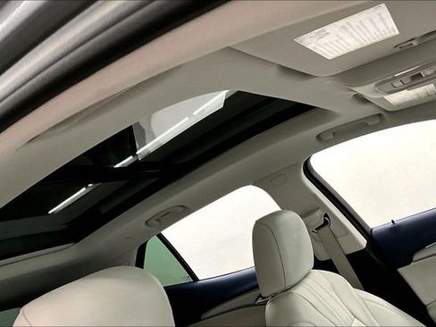 Used 2024 Buick Envision Avenir AWD/4WD image 20