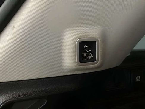 Used 2023 Jeep Grand Cherokee 4WD 4xe image 9