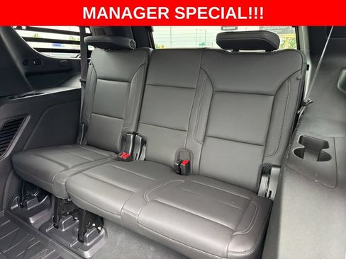 Used 2022 Chevrolet Tahoe Z71 w/ Z71 Off-Road Package AWD/4WD image 17