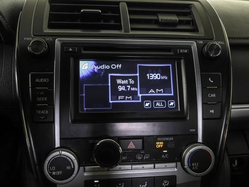 Used 2014 Toyota Camry SE FWD image 28