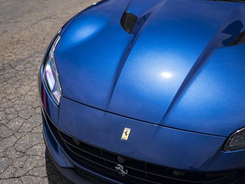 Used 2019 Ferrari Portofino image 18