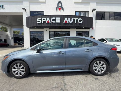 Used 2022 Toyota Corolla LE w/ Carpet Mat Package (TMS) image 3