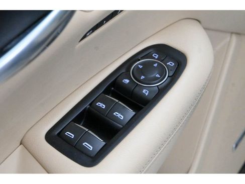 Used 2018 Cadillac XT5 Luxury w/ Driver Awareness Package image 30