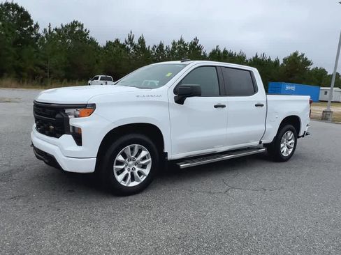 Used 2024 Chevrolet Silverado 1500 Custom image 4