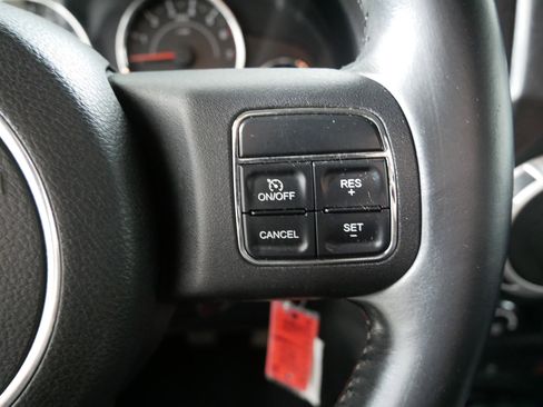 Used 2011 Jeep Wrangler Sahara w/ Dual Top Group AWD/4WD image 28