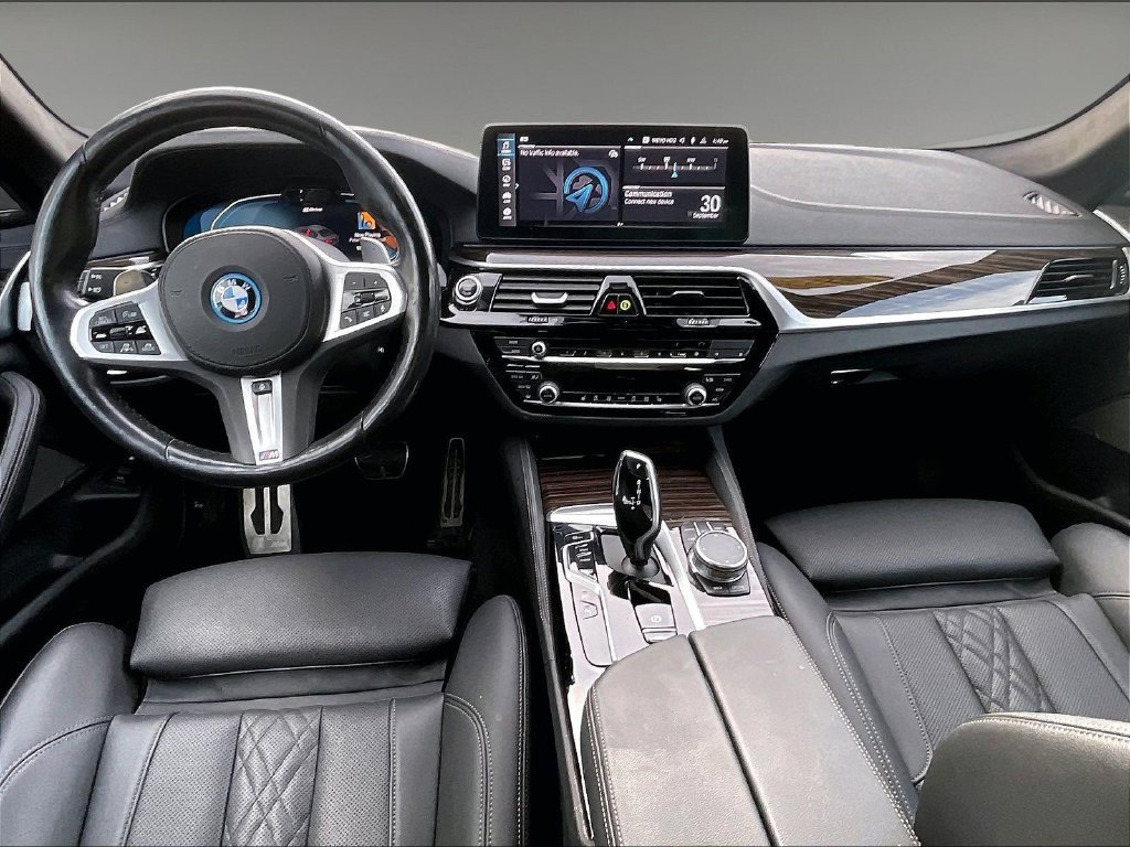 Used 2023 BMW 530e xDrive w/ Premium Package AWD/4WD image 21