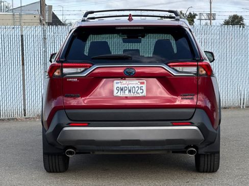 Used 2021 Toyota RAV4 Limited AWD/4WD image 4