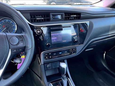Used 2019 Toyota Corolla LE image 6