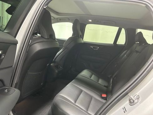 Used 2025 Volvo V60 B5 Cross Country Plus AWD/4WD image 11
