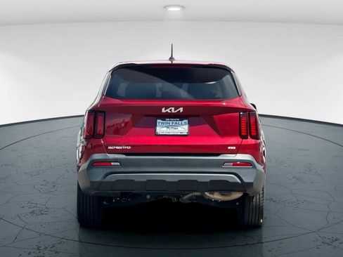 Used 2023 Kia Sorento LX AWD/4WD image 7