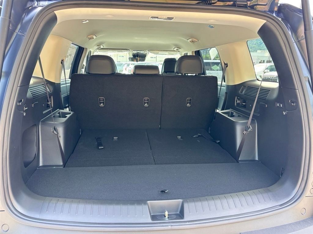 New 2027 Hyundai Santa Fe SEL FWD image 16