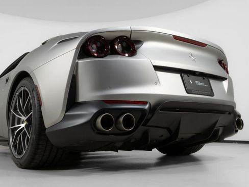 Used 2022 Ferrari 812 GTS image 19