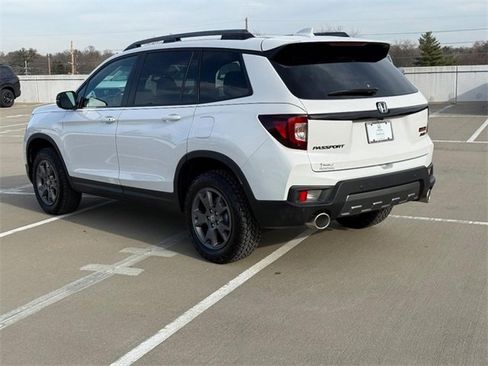 Used 2024 Honda Passport TrailSport image 6