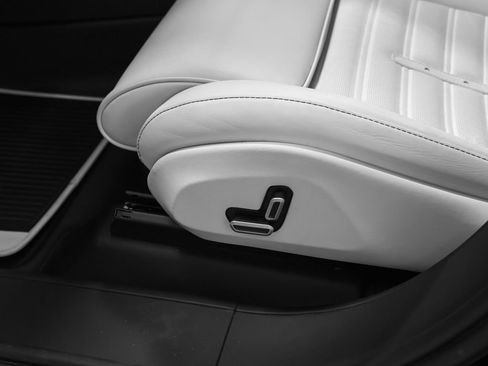 Certified 2025 Ferrari Purosangue AWD/4WD image 52