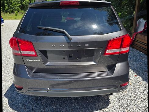 Used 2019 Dodge Journey SE w/ Blacktop Package FWD image 12