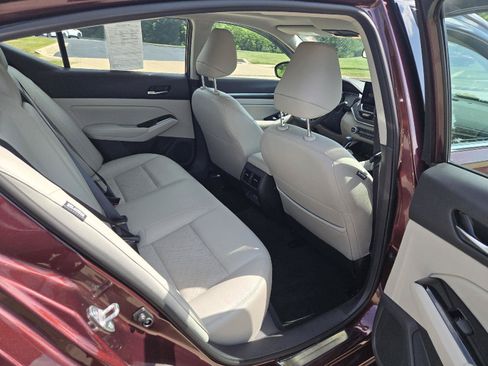 Used 2023 Nissan Altima 2.5 SL FWD image 27