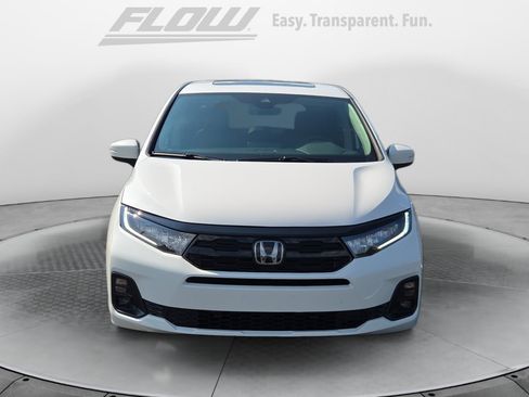 Used 2026 Honda Odyssey Touring image 2