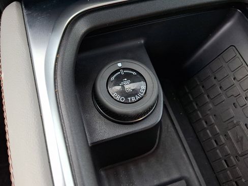 Certified 2025 Ford Expedition Max Active image 25