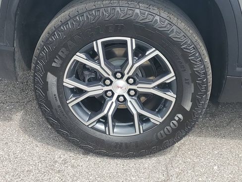 Used 2025 GMC Acadia AT4 AWD/4WD image 8