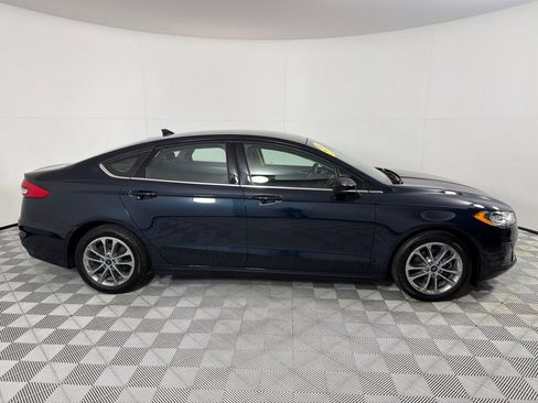 Used 2020 Ford Fusion SE image 4