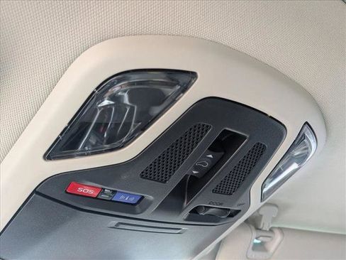 Used 2020 Subaru Outback Limited image 12