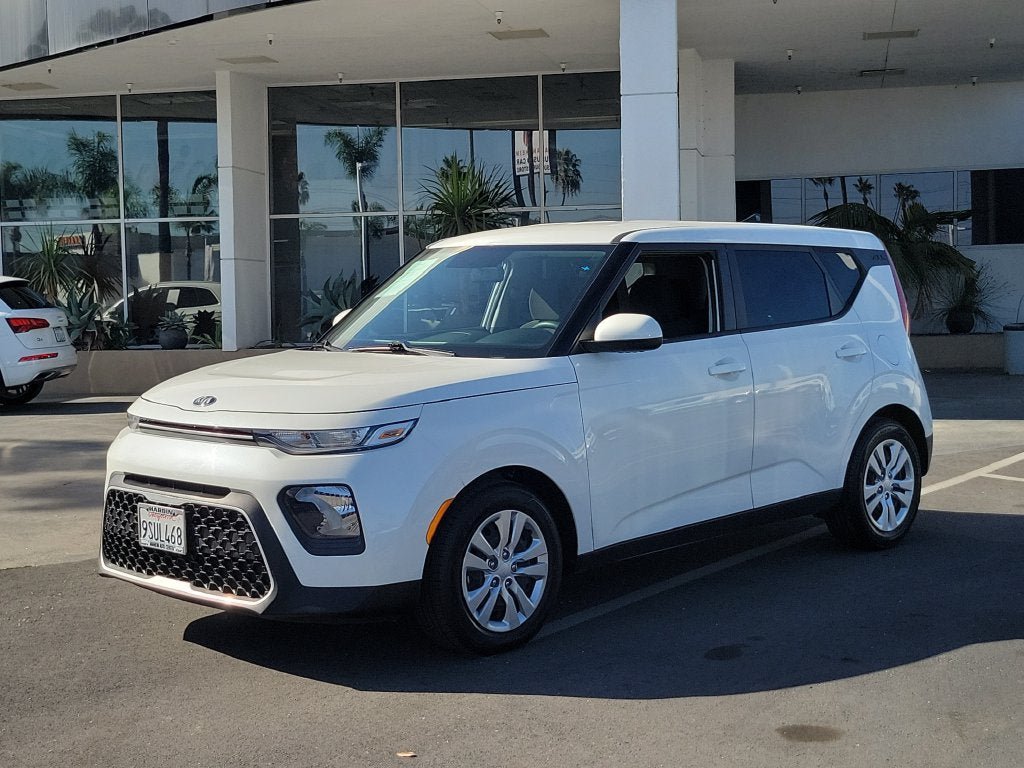 Used 2021 Kia Soul LX FWD image 2