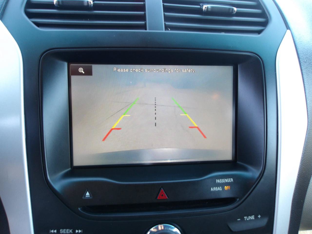 Used 2015 Ford Explorer XLT w/ Equipment Group 202A FWD image 23