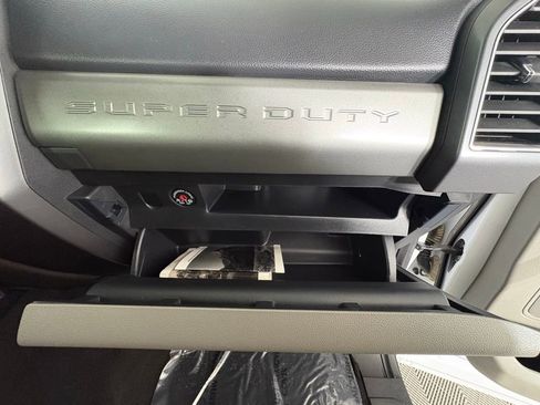 Used 2022 Ford F250 XLT w/ FX4 Off-Road Package image 37