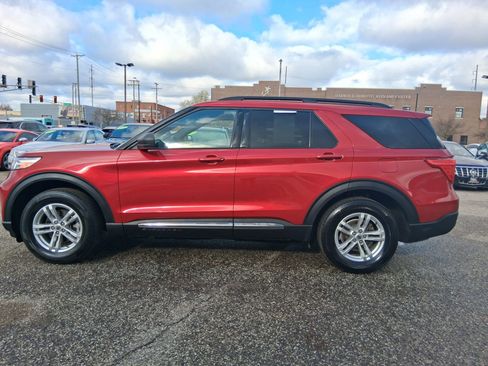 Used 2020 Ford Explorer XLT w/ Comfort Package AWD/4WD image 10